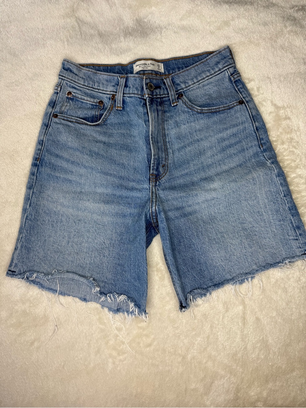 Abercrombie & Fitch 90s Dad Shorts High Rise Raw Hem Size 27/4